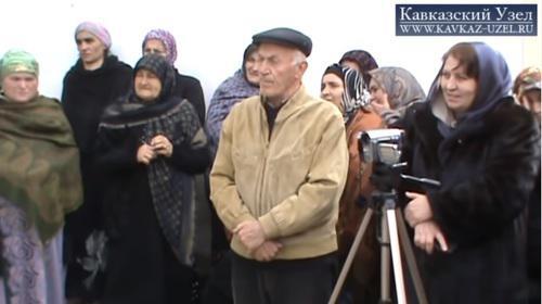 Meeting of the Irganai residents demanding compensation for the land flooded during the construction of a hydroelectric power plant, Dagestan, March 5, 2014. Screenshot from video by the Caucasian Knot: https://www.youtube.com/watch?v=aIbW-mNGJBM Meeting of the Irganai residents demanding compensation for the land flooded during the construction of a hydroelectric power plant, Dagestan, March 5, 2014. Screenshot from video by the Caucasian Knot: https://www.youtube.com/watch?v=aIbW-mNGJBM