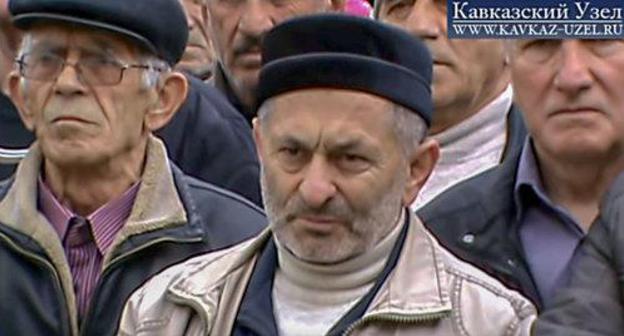 Meeting of the Irganai residents demanding compensation for the land flooded during the construction of a hydroelectric power plant, Dagestan, March 5, 2014. Screenshot from video by the Caucasian Knot: https://www.youtube.com/watch?v=aIbW-mNGJBM Meeting of the Irganai residents demanding compensation for the land flooded during the construction of a hydroelectric power plant, Dagestan, March 5, 2014. Screenshot from video by the Caucasian Knot: https://www.youtube.com/watch?v=aIbW-mNGJBM