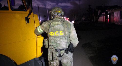 Special service agent. Photo: NAC press service, http://nac.gov.ru/kontrterroristicheskie-operacii/v-tyumeni-neytralizovany-bandity-svyazannye-s.html#&gid=1&pid=3 Special service agent. Photo: NAC press service, http://nac.gov.ru/kontrterroristicheskie-operacii/v-tyumeni-neytralizovany-bandity-svyazannye-s.html#&gid=1&pid=3