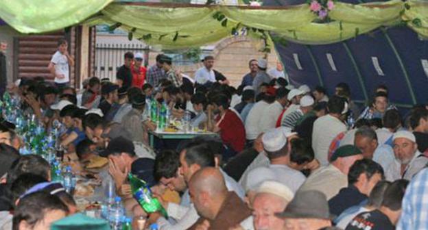 Collective Iftars in cafés in Dagestan. 2015. Photo by the "Insan" Charity fund Collective Iftars in cafés in Dagestan. 2015. Photo by the "Insan" Charity fund