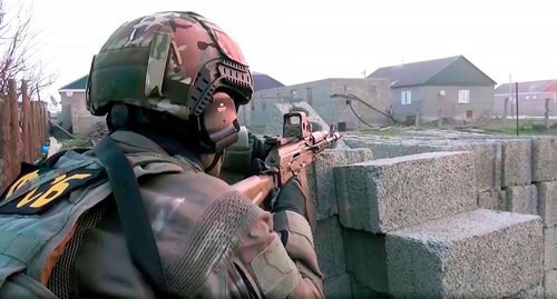 An FSB officer. Photo by the press service of the National Antiterrorism Committee http://nac.gov.ru/terrorizmu-net/v-hasavyurtovskom-rayone-respubliki-dagestan-zaderzhan-chlen.html An FSB officer. Photo by the press service of the National Antiterrorism Committee http://nac.gov.ru/terrorizmu-net/v-hasavyurtovskom-rayone-respubliki-dagestan-zaderzhan-chlen.html