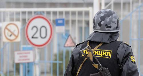 A police officer. Photo © Yelena Sineok. Yuga.ru A police officer. Photo © Yelena Sineok. Yuga.ru