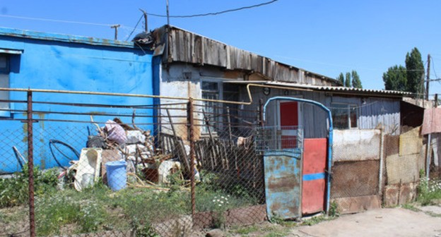 Temporary cabin slated to be dismantled in the Spitak earthquake zone. Photo by Tigran Petrosyan for the Caucasian Knot Temporary cabin slated to be dismantled in the Spitak earthquake zone. Photo by Tigran Petrosyan for the Caucasian Knot