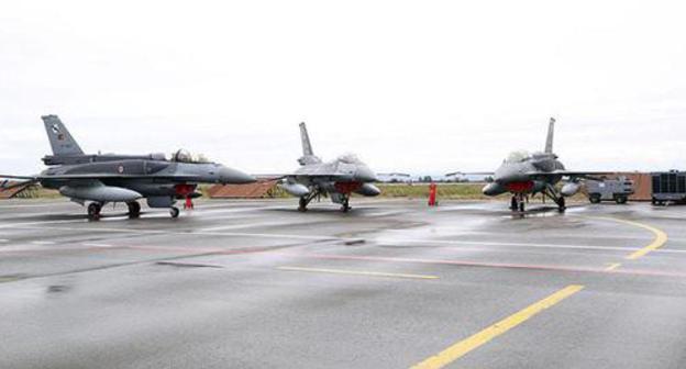 The "TurAz Qartalı-2017" military exercises involving about 30 combat aircrafts and helicopters. September 29, 2017. Photo http://mod.gov.az/ru/news/ministry-oborony-azerbajdzhana-i-turcii-prinyali-uchastie-v-ceremonii-zakrytiya-uchenij-turaz-qartali-2017-20122.html The "TurAz Qartalı-2017" military exercises involving about 30 combat aircrafts and helicopters. September 29, 2017. Photo http://mod.gov.az/ru/news/ministry-oborony-azerbajdzhana-i-turcii-prinyali-uchastie-v-ceremonii-zakrytiya-uchenij-turaz-qartali-2017-20122.html