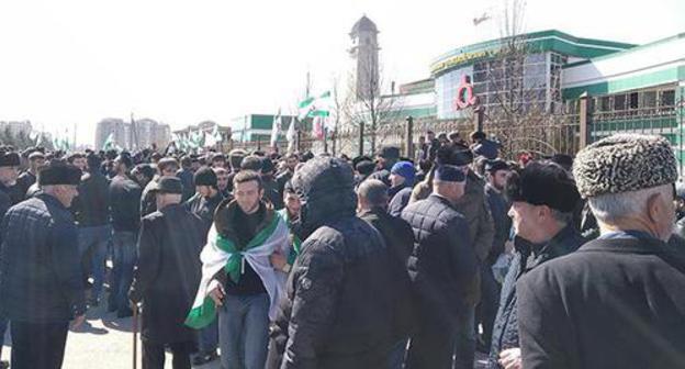 Participants of the rally in Magas. March 26, 2019. Photo by Umar Yovloy for the "Caucasian Knot" Participants of the rally in Magas. March 26, 2019. Photo by Umar Yovloy for the "Caucasian Knot"