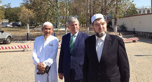 Imam Makhmud Velitov (right) freed from penal colony in Astrakhan, September 13, 2019. Photo by Alena Sadovskaya for the Caucasian Knot Imam Makhmud Velitov (right) freed from penal colony in Astrakhan, September 13, 2019. Photo by Alena Sadovskaya for the Caucasian Knot