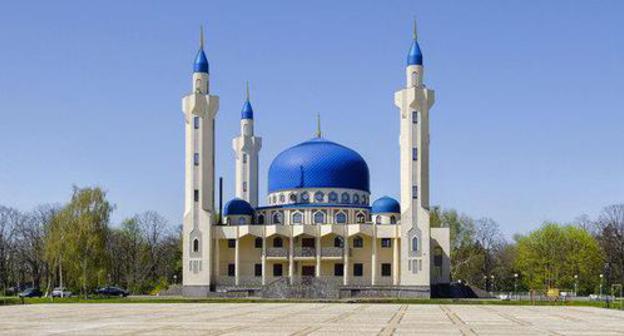 Cathedral Mosque of Maikop. Photo: Sergei Demeshkin, https://www.flickr.com/photos/160124708@N03/41485027484 Cathedral Mosque of Maikop. Photo: Sergei Demeshkin, https://www.flickr.com/photos/160124708@N03/41485027484