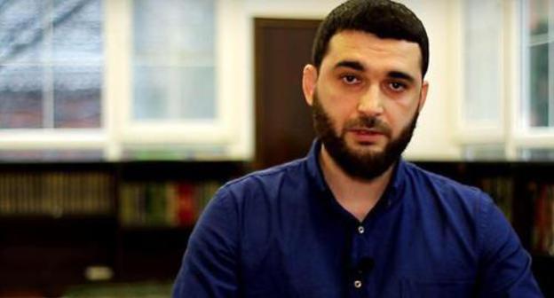 Abdulmumin Gadjiev. Screenshot of the video on Abdulmumin Gadjiev's channel https://www.youtube.com/watch?v=cX1Rf2eZxdM Abdulmumin Gadjiev. Screenshot of the video on Abdulmumin Gadjiev's channel https://www.youtube.com/watch?v=cX1Rf2eZxdM