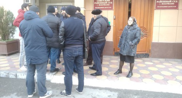Supporters of Abdulmumin Gadjiev at the Sovetsky District Court of Makhachkala, December 31, 2018. Photo by Ilyas Kapiev for the Caucasian Knot Supporters of Abdulmumin Gadjiev at the Sovetsky District Court of Makhachkala, December 31, 2018. Photo by Ilyas Kapiev for the Caucasian Knot