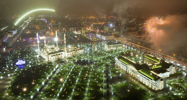 New Year's fireworks in Grozny. Photo: REUTERS/S.Dal New Year's fireworks in Grozny. Photo: REUTERS/S.Dal