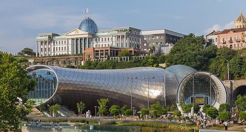Tbilisi. Photo: Omicroñ'R - https://ru.wikipedia.org/ Tbilisi. Photo: Omicroñ'R - https://ru.wikipedia.org/