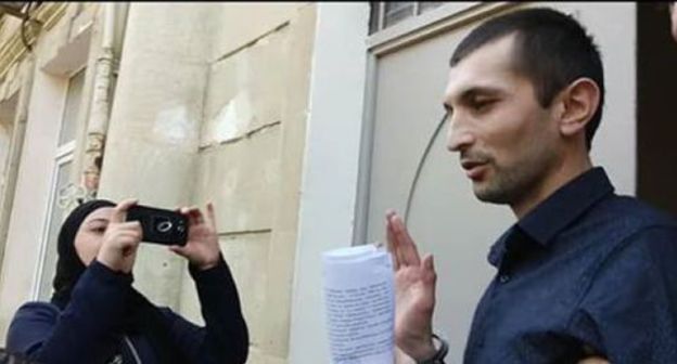 Journalist Polad Aslanov. Photo: Gülmirə Aslanova. https://www.facebook.com/photo.php?fbid=137011440924807&set=pcb.137011470924804&type=3&theater Journalist Polad Aslanov. Photo: Gülmirə Aslanova. https://www.facebook.com/photo.php?fbid=137011440924807&set=pcb.137011470924804&type=3&theater