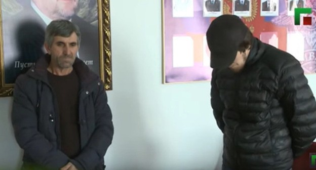 Zubayr Reshidov (on the left) brings public apologies. Screenshot of the video by the "Grozny" ChGTRK (Chechen State TV and Radio Company) https://www.youtube.com/watch?time_continue=1938&v=aXqzii_aoCc&feature=emb_logo Zubayr Reshidov (on the left) brings public apologies. Screenshot of the video by the "Grozny" ChGTRK (Chechen State TV and Radio Company) https://www.youtube.com/watch?time_continue=1938&v=aXqzii_aoCc&feature=emb_logo