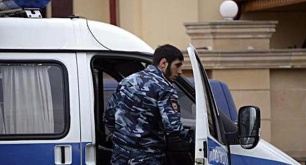 Policeman in Grozny. Photo: REUTERS / Said Tsarnayev Policeman in Grozny. Photo: REUTERS / Said Tsarnayev