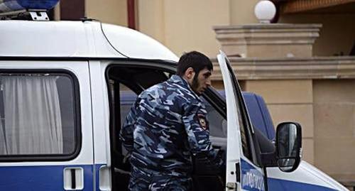 Policeman in Grozny. Photo: REUTERS / Said Tsarnayev Policeman in Grozny. Photo: REUTERS / Said Tsarnayev