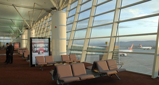 Tbilisi airport waiting room. Photo: Gia Gvilava from the British Wikipedia: https://ru.wikipedia.org/ Tbilisi airport waiting room. Photo: Gia Gvilava from the British Wikipedia: https://ru.wikipedia.org/