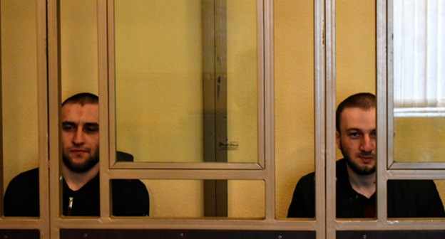 Mukhtar and Ismail Kurbanovs waiting for the court verdict announcement. Photo by Konstantin Volgin for the Caucasian Knot Mukhtar and Ismail Kurbanovs waiting for the court verdict announcement. Photo by Konstantin Volgin for the Caucasian Knot