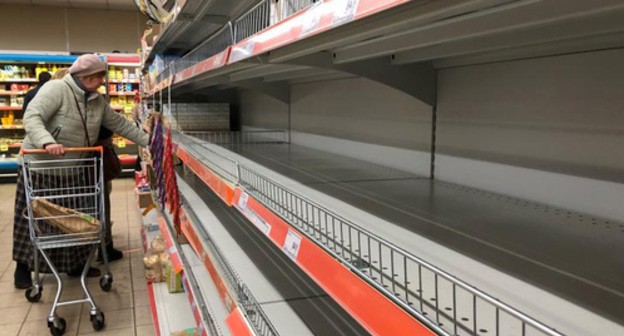 Empty store shelves in Moscow, March 18, 2020. Photo: REUTERS/Evgenia Novozhenina Empty store shelves in Moscow, March 18, 2020. Photo: REUTERS/Evgenia Novozhenina