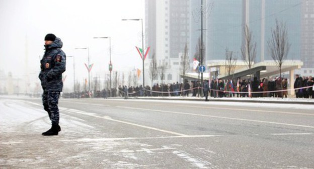 Law enforcer in Grozny. Photo by Magomed Magomedov for the Caucasian Knot