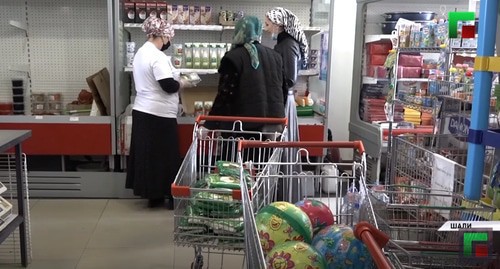 Buyers in a grocery in Shali. Screenshot from video posted by ChGTRK 'Grozny': https://www.youtube.com/watch?v=hUW-Z273EyU&feature=emb_title Buyers in a grocery in Shali. Screenshot from video posted by ChGTRK 'Grozny': https://www.youtube.com/watch?v=hUW-Z273EyU&feature=emb_title