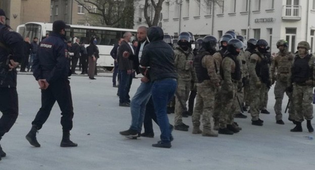 Detention of participants of Vladikavkaz rally, April 20, 2020. Photo by Emma Marzoeva for the Caucasian Knot Detention of participants of Vladikavkaz rally, April 20, 2020. Photo by Emma Marzoeva for the Caucasian Knot