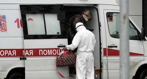 An ambulance car. Photo: REUTERS / Татьяна Макеева An ambulance car. Photo: REUTERS / Татьяна Макеева