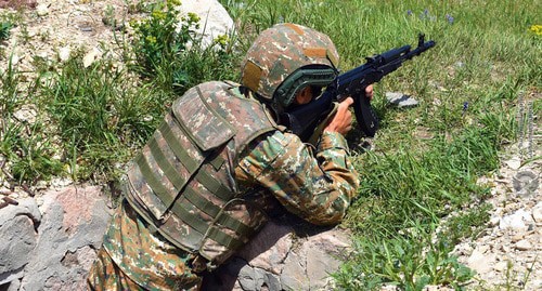 Sodier of the Defence Army. Photo: press service of the Ministry of Defence of Armenia, http://mil.am/hy/news/7980 Sodier of the Defence Army. Photo: press service of the Ministry of Defence of Armenia, http://mil.am/hy/news/7980