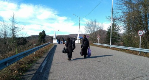 The "Ingur" border checkpoint at Georgia-Abkhazia border. Screenshot:1tv.ge, https://1tv.ge/ab/news/egrmti-atcha-ashmqs-tchvmtcti-amshqa-rzm-azcaara-hanbaxmnhwei-afotoazhabzhь/ The "Ingur" border checkpoint at Georgia-Abkhazia border. Screenshot:1tv.ge, https://1tv.ge/ab/news/egrmti-atcha-ashmqs-tchvmtcti-amshqa-rzm-azcaara-hanbaxmnhwei-afotoazhabzhь/