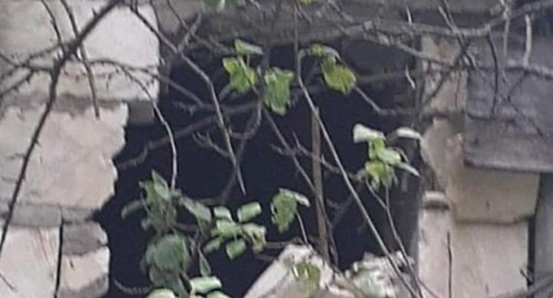 Traces of shelling of a house in the village of Chinari. Photo by Shushan Stepanyan, the spokeswoman for the Armenian Ministry of Defence, https://www.facebook.com/shushanstepanyan Traces of shelling of a house in the village of Chinari. Photo by Shushan Stepanyan, the spokeswoman for the Armenian Ministry of Defence, https://www.facebook.com/shushanstepanyan