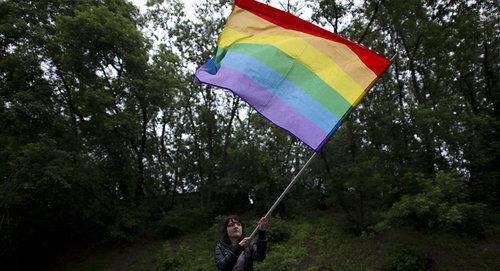 The LGBT flag. Photo Sputnik / Ilya Pitalev https://ru.armeniasputnik.am/society/20180805/13674112/azhiotazh-v-otstalom-shurnuhe-shakali-golosa-geev-i-pozvolitelnaya-norma-poboev.html The LGBT flag. Photo Sputnik / Ilya Pitalev https://ru.armeniasputnik.am/society/20180805/13674112/azhiotazh-v-otstalom-shurnuhe-shakali-golosa-geev-i-pozvolitelnaya-norma-poboev.html