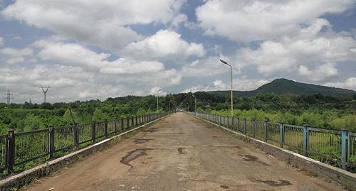 Bridge across the Inguri river. Border between Georgia and Abkhazia. Photo: Marcin Konsek / Wikimedia Commons Bridge across the Inguri river. Border between Georgia and Abkhazia. Photo: Marcin Konsek / Wikimedia Commons
