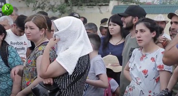 Residents of the camp near Kullar. Screenshot of the video by the "Caucasian Knot" https://www.youtube.com/watch?time_continue=110&v=11hN-YEmPIg&feature=emb_logo Residents of the camp near Kullar. Screenshot of the video by the "Caucasian Knot" https://www.youtube.com/watch?time_continue=110&v=11hN-YEmPIg&feature=emb_logo