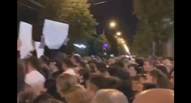 Protesters in Tskhinvali, August 31, 2020. Screenshot: https://vk.com/video-91715052_456244446 Protesters in Tskhinvali, August 31, 2020. Screenshot: https://vk.com/video-91715052_456244446