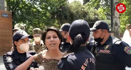 Vafa Nagi is being detained by police. Screenshot: https://www.youtube.com/watch?v=FXexK2bMlRc Vafa Nagi is being detained by police. Screenshot: https://www.youtube.com/watch?v=FXexK2bMlRc