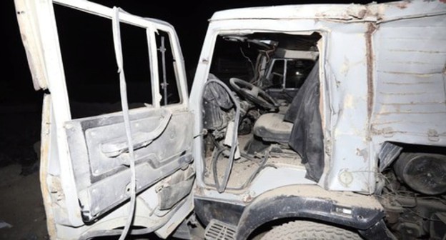 KAMAZ wrecked cab after a missile attack on Ganja. Photo by Aziz Karimov for the "Caucasian Knot" KAMAZ wrecked cab after a missile attack on Ganja. Photo by Aziz Karimov for the "Caucasian Knot"