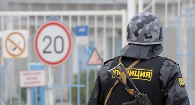 A law enforcer. Photo © Yelena Sineok, Yuga.ru A law enforcer. Photo © Yelena Sineok, Yuga.ru