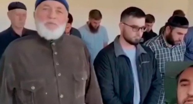 A video message recorded by relatives of blogger Said-Khusein Magomadov, who lives in Austria. Screenshot: 1ADAT Telegram-Channel A video message recorded by relatives of blogger Said-Khusein Magomadov, who lives in Austria. Screenshot: 1ADAT Telegram-Channel