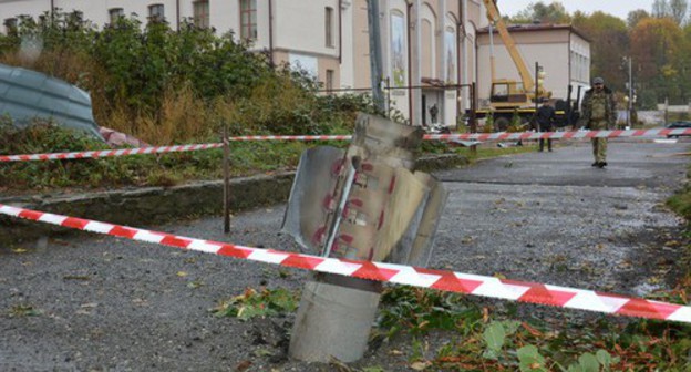 Unexploded bomb in Stepanakert. Photo: Department for Emergencies of Nagorno-Karabakh, https://www.facebook.com/RescueServiceOfTheNKR/posts/3763383793696068 Unexploded bomb in Stepanakert. Photo: Department for Emergencies of Nagorno-Karabakh, https://www.facebook.com/RescueServiceOfTheNKR/posts/3763383793696068