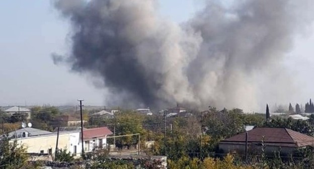 Smoke from explosion of rocket above Martakert. Photo: https://www.facebook.com/ArtsakhInformation/posts/202241151416673?notif_id=1603960013602332¬if_t=page_highlights&ref=notif Smoke from explosion of rocket above Martakert. Photo: https://www.facebook.com/ArtsakhInformation/posts/202241151416673?notif_id=1603960013602332¬if_t=page_highlights&ref=notif