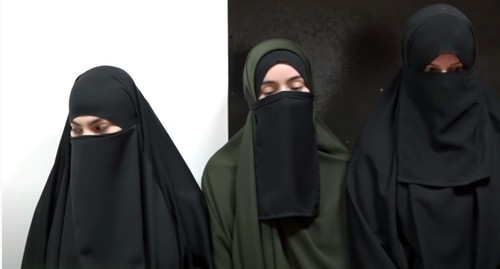 The "educational conversation" of the Chechen Mufti and the girls who had worn niqabs held at the police station. Screenshot of video by the "Grozny" TV Channel https://www.youtube.com/watch?v=SaHUSbalpGU The "educational conversation" of the Chechen Mufti and the girls who had worn niqabs held at the police station. Screenshot of video by the "Grozny" TV Channel https://www.youtube.com/watch?v=SaHUSbalpGU