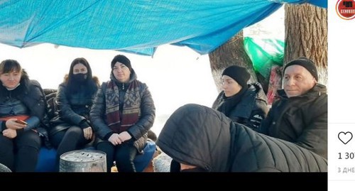 Participants of the protest action organized by relatives of Inal Djabiev in Tskhinvali. Screenshot of the post on Instagram chp_tskhinval https://www.instagram.com/p/CJInvNKr0PO/ Participants of the protest action organized by relatives of Inal Djabiev in Tskhinvali. Screenshot of the post on Instagram chp_tskhinval https://www.instagram.com/p/CJInvNKr0PO/