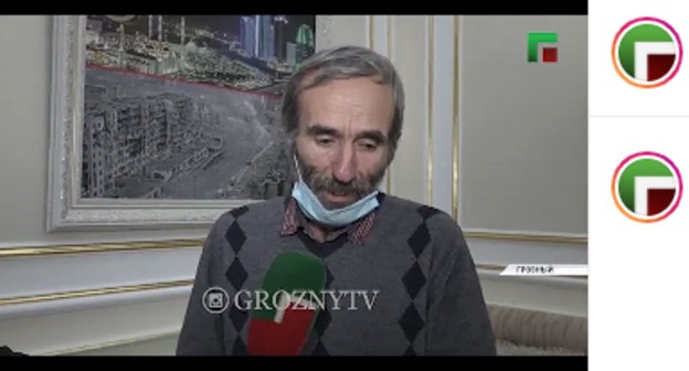 The father of the two Timurziev brothers apologized. Screenshot of the post by the "Grozny" TV channel https://www.instagram.com/p/CJ8mWhelhZi/ The father of the two Timurziev brothers apologized. Screenshot of the post by the "Grozny" TV channel https://www.instagram.com/p/CJ8mWhelhZi/