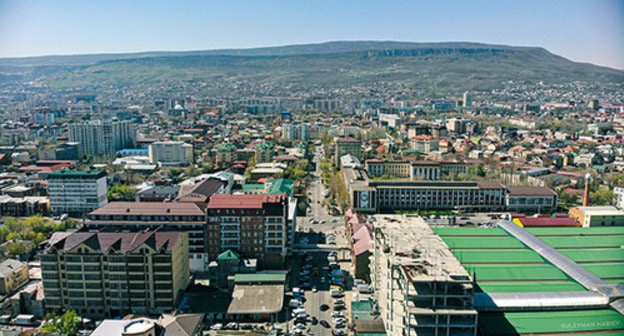 A view of Makhachkala and Tarki-Tau Mountain. Photo: Suleymannabiev https://ru.wikipedia.org/ A view of Makhachkala and Tarki-Tau Mountain. Photo: Suleymannabiev https://ru.wikipedia.org/
