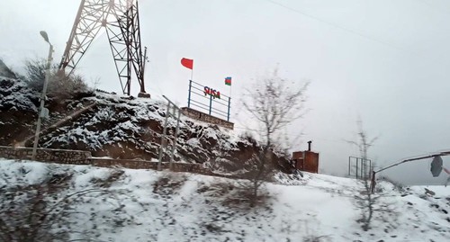 An entrance to Shusha with the Azerbaijani and Turkish flags, December 2020. Photo by David Simonyan for the "Caucasian Knot" An entrance to Shusha with the Azerbaijani and Turkish flags, December 2020. Photo by David Simonyan for the "Caucasian Knot"