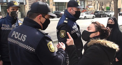 Police dispersed female protestors supporting political prisoners. Baku, February 9, 2021. Photo by Parvana Bayramova for the "Caucasian Knot" Police dispersed female protestors supporting political prisoners. Baku, February 9, 2021. Photo by Parvana Bayramova for the "Caucasian Knot"