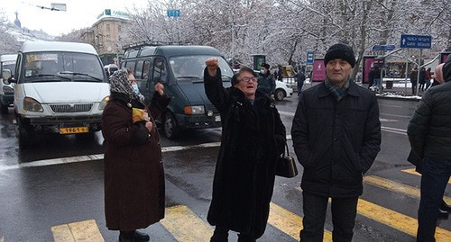 Pashinyan's opponents block Yerevan streets, February 20, 2021. Photo by Tigran Petrosyan for the Caucasian Knot Pashinyan's opponents block Yerevan streets, February 20, 2021. Photo by Tigran Petrosyan for the Caucasian Knot