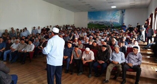Gathering of residents of the village of Sagopshi, June 2, 2021. Photo: Ibragim Tsoroev, http://www.gazetaingush.ru/news/minnac-ingushetii-derzhit-na-kontrole-situaciyu-vokrug-obstrela-aktivistov-dvizheniya Gathering of residents of the village of Sagopshi, June 2, 2021. Photo: Ibragim Tsoroev, http://www.gazetaingush.ru/news/minnac-ingushetii-derzhit-na-kontrole-situaciyu-vokrug-obstrela-aktivistov-dvizheniya