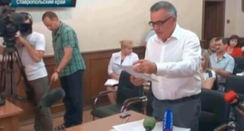 Ruslan Zakriev in the courtroom. Screenshot of the video by NTV https://yandex.ru/video/preview/?text=Чеченский%20писатель%20Руслан%20Закриев&path=wizard&parent-reqid=1623734449425676-10243658158673455683-balancer-knoss-search-yp-vla-7-BAL-9778&wiz_type=vital&filmId=15471500808689787490 Ruslan Zakriev in the courtroom. Screenshot of the video by NTV https://yandex.ru/video/preview/?text=Чеченский%20писатель%20Руслан%20Закриев&path=wizard&parent-reqid=1623734449425676-10243658158673455683-balancer-knoss-search-yp-vla-7-BAL-9778&wiz_type=vital&filmId=15471500808689787490