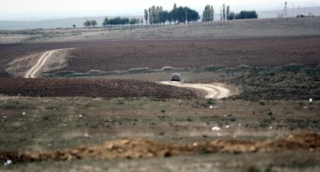A road in the Fizuli District, December 2020. Photo by Aziz Karimov for the "Caucasian Knot" A road in the Fizuli District, December 2020. Photo by Aziz Karimov for the "Caucasian Knot"