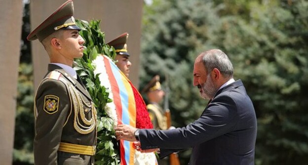 The Prime Minister of Armenia, Nikol Pashinyan, visited the Erablur Military Pantheon on Armenia's Independence Day. Photo by the press service of the Prime Minister The Prime Minister of Armenia, Nikol Pashinyan, visited the Erablur Military Pantheon on Armenia's Independence Day. Photo by the press service of the Prime Minister